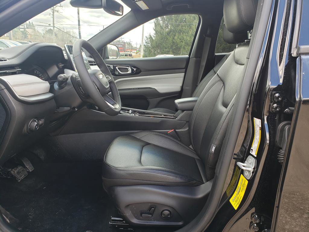 New 2026 Jeep Compass Limited image 10