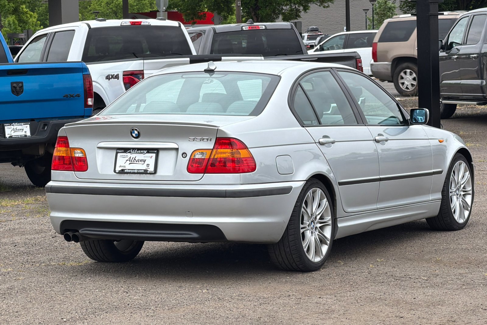 Used 2005 BMW 330i Sedan RWD image 4