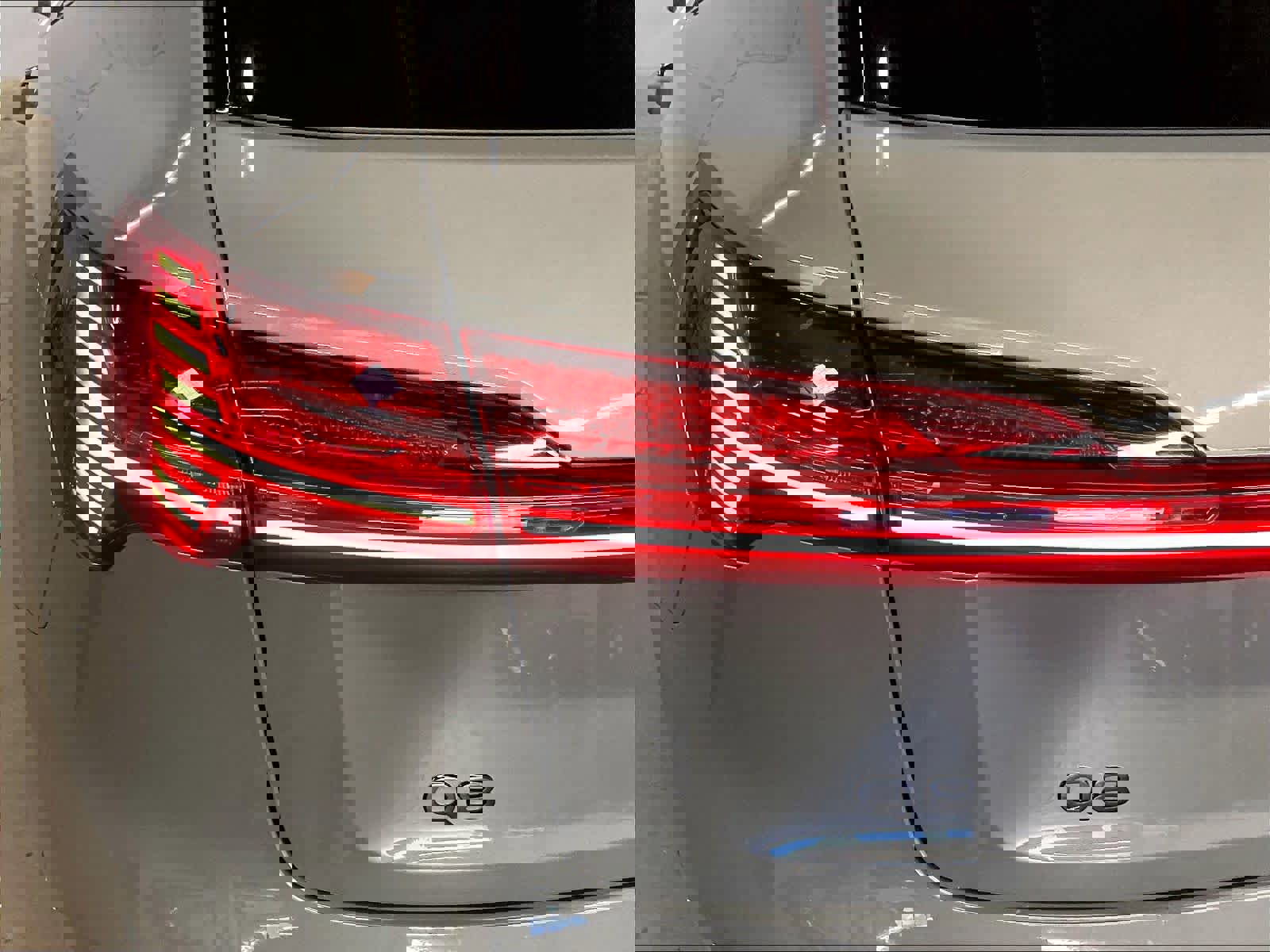 Certified 2024 Audi Q8 e-tron Premium Plus image 30