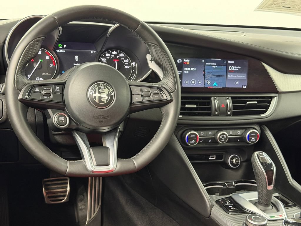 Used 2023 Alfa Romeo Giulia Veloce RWD image 38