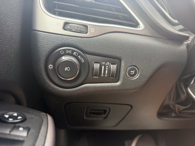 Used 2019 Jeep Cherokee Limited AWD/4WD image 13