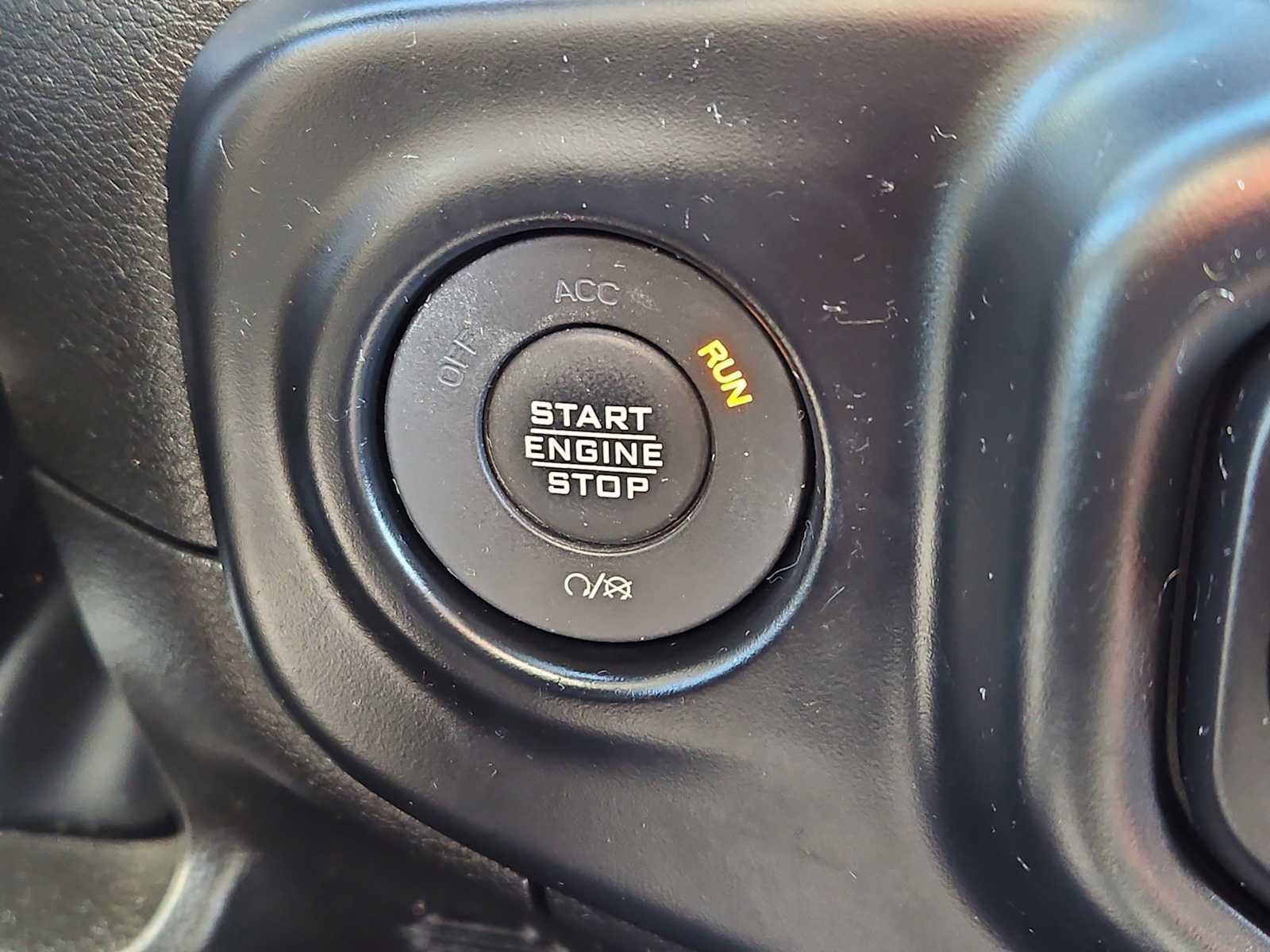 Used 2022 Jeep Wrangler Unlimited Sahara AWD/4WD image 22