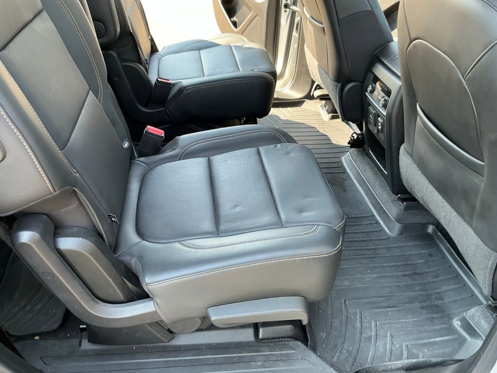 Used 2020 Chevrolet Traverse LT w/ LT Premium Package image 16