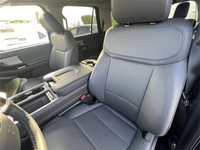 New 2025 Ford Expedition Active image 11