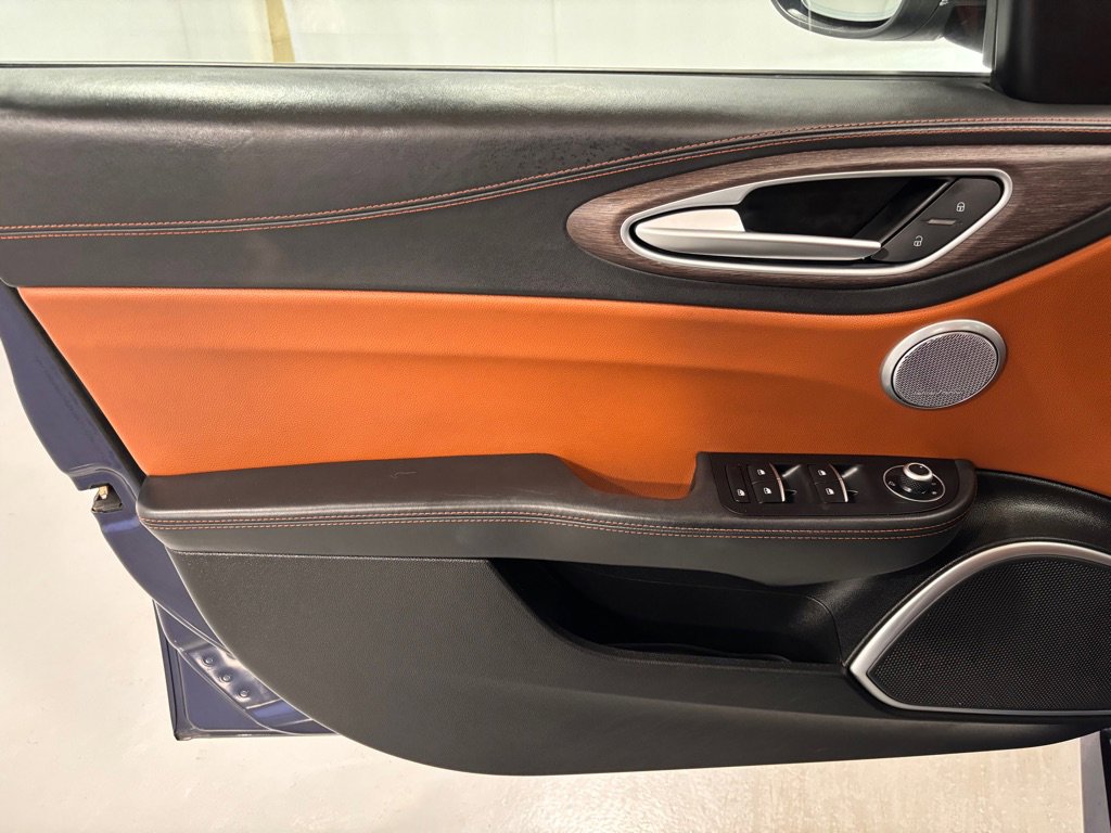 Used 2017 Alfa Romeo Giulia Ti w/ Lusso Package image 16
