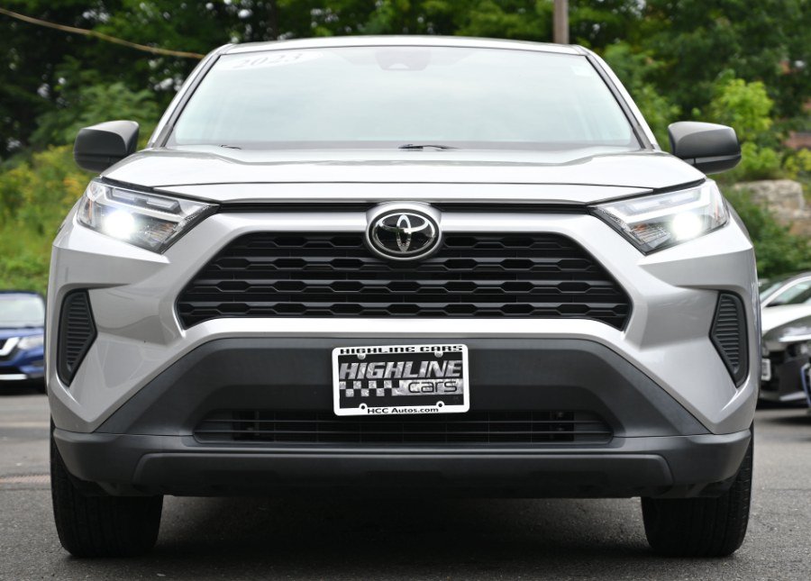Used 2023 Toyota RAV4 LE AWD/4WD image 8