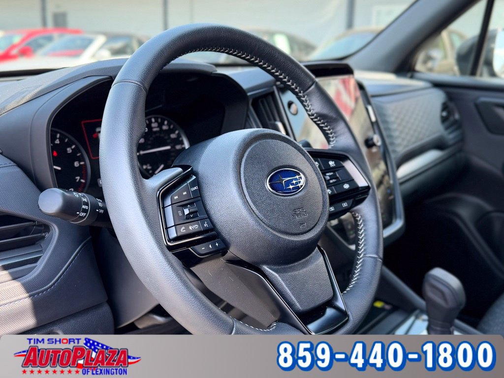 Used 2025 Subaru Forester Premium AWD/4WD image 3