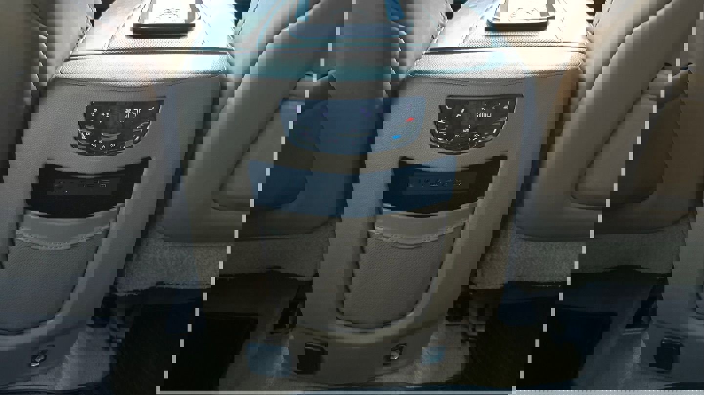 Used 2017 Cadillac Escalade Platinum RWD image 48