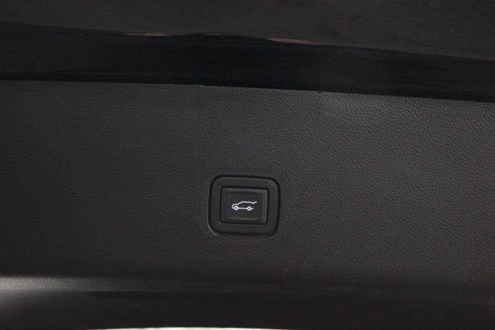 Used 2020 Chevrolet Traverse LT w/ Driver Confidence II Package AWD/4WD image 7