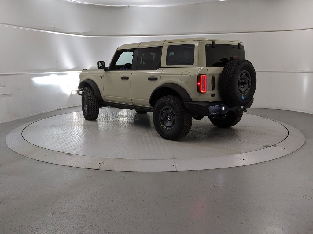 New 2025 Ford Bronco Badlands image 4