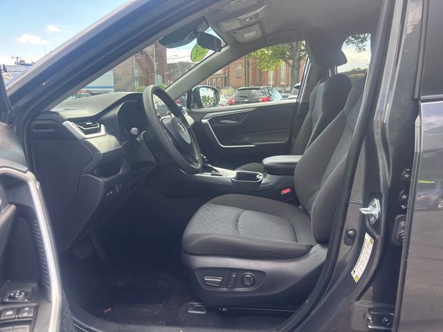 Used 2025 Toyota RAV4 XLE AWD/4WD image 11