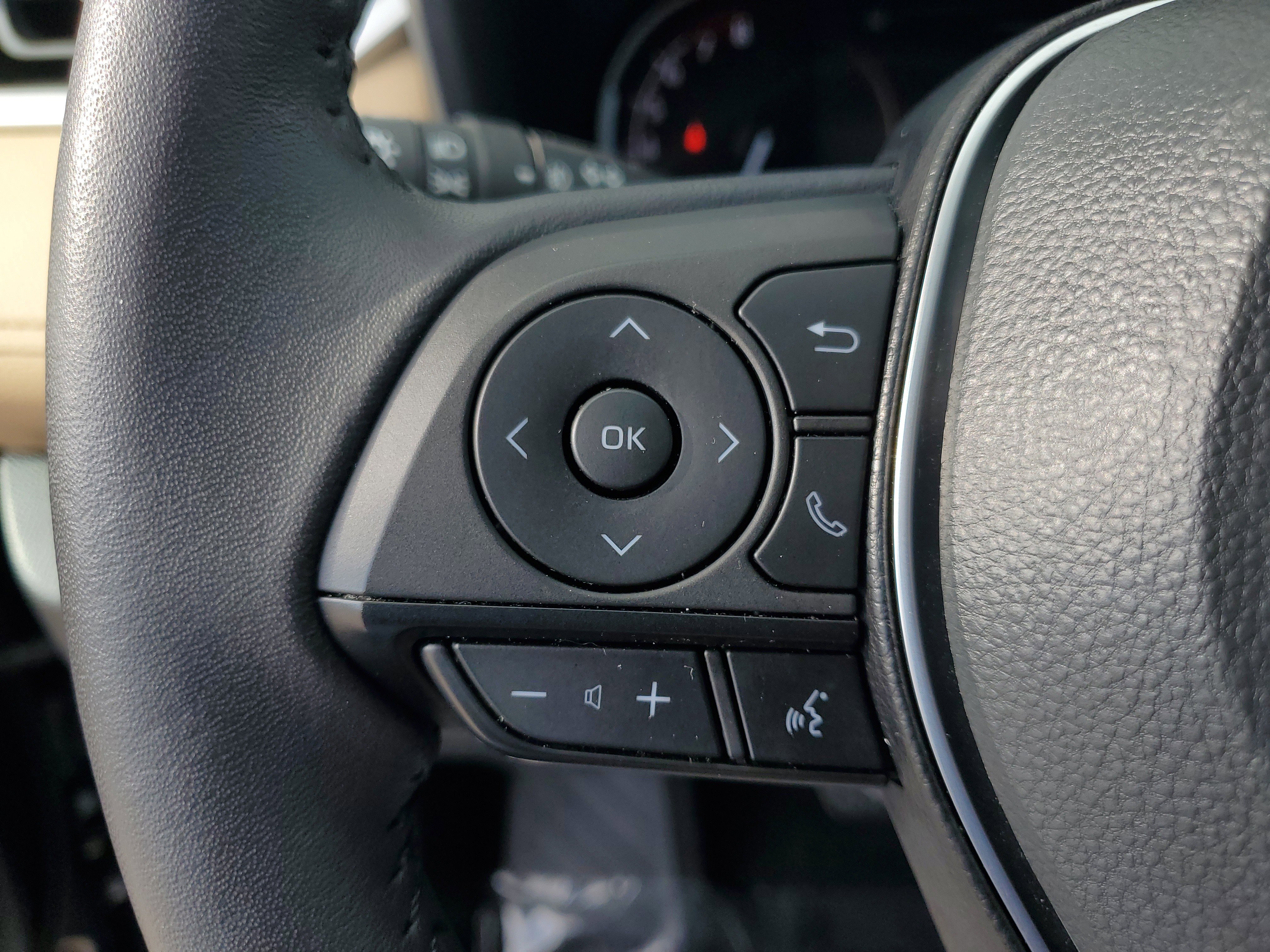 Used 2025 Toyota RAV4 XLE Premium image 22