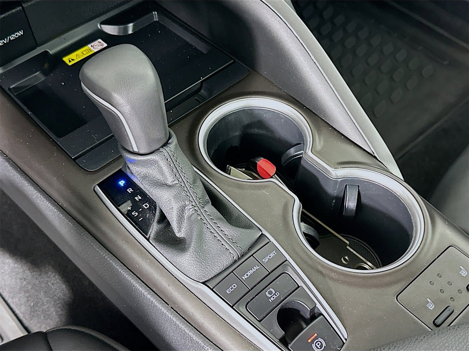 Used 2023 Toyota Camry XLE image 17