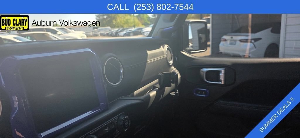 Used 2020 Jeep Wrangler Unlimited Sahara w/ Dual Top Group AWD/4WD image 11