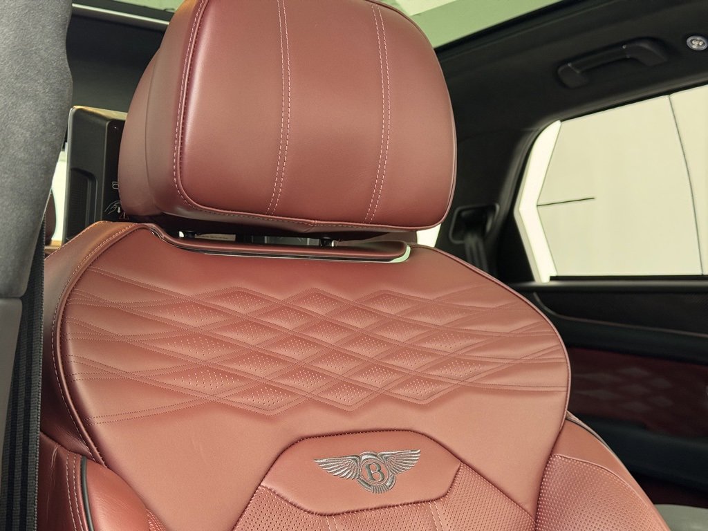 New 2025 Bentley Bentayga image 43