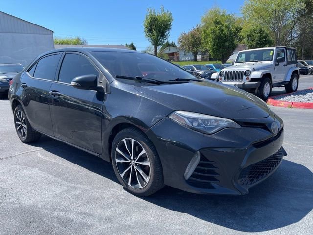 Used 2017 Toyota Corolla SE w/ Carpet Mat Package (TMS) FWD image 2