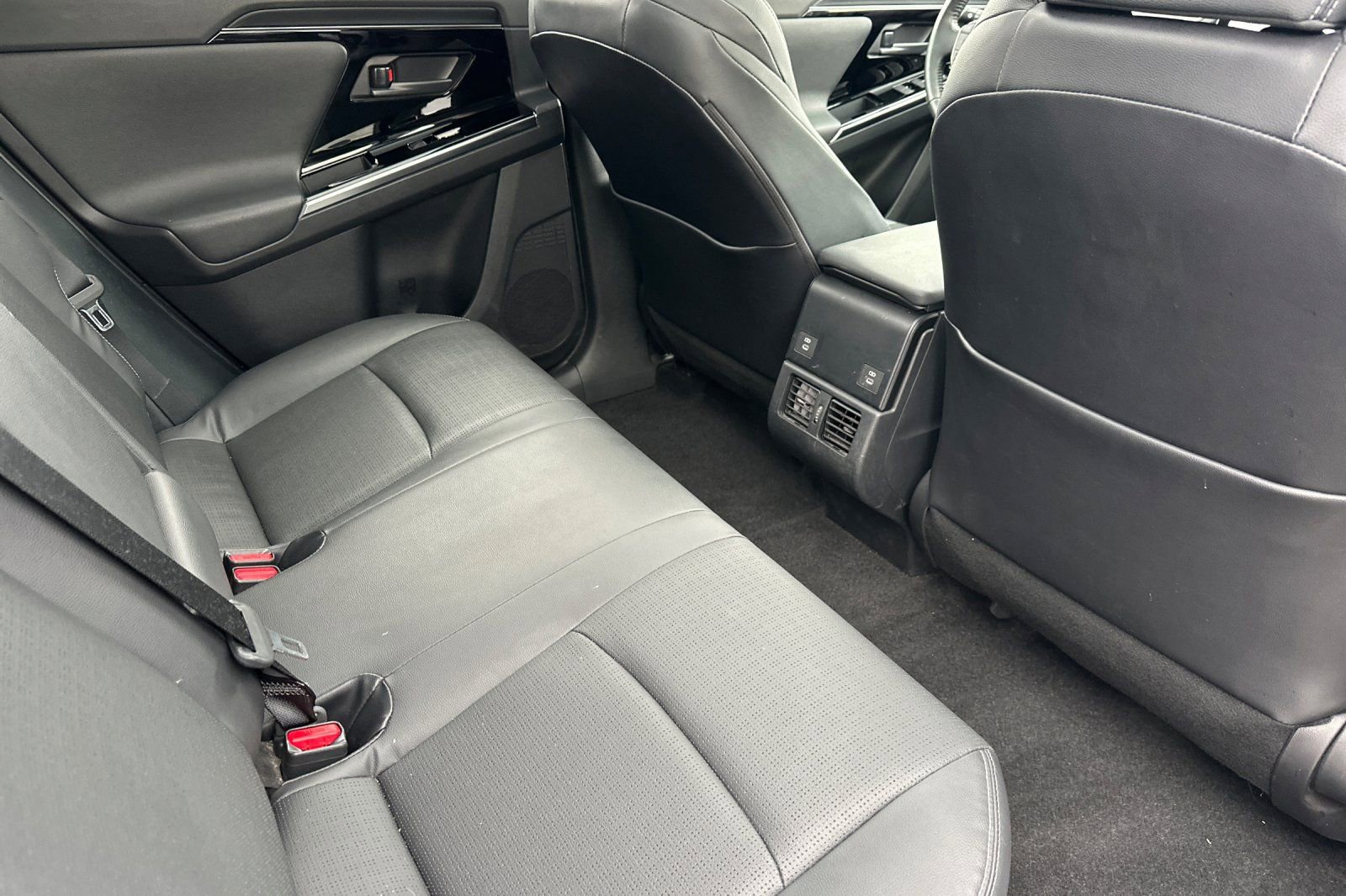 Used 2023 Toyota bZ4X Limited image 19