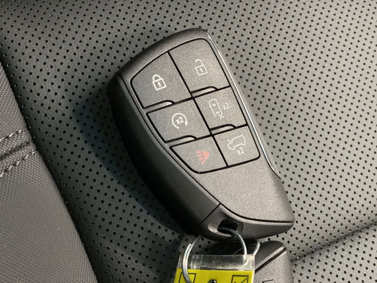 Used 2024 GMC Hummer EV 2X w/ LPO, Sport Package AWD/4WD image 28