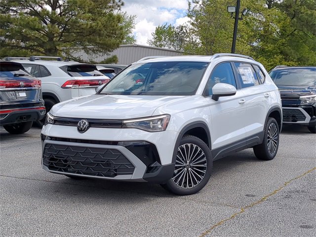 New 2025 Volkswagen Taos SE image 31