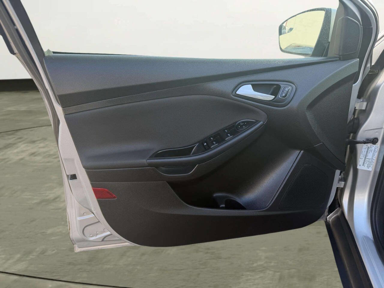 Used 2016 Ford Focus SE image 11