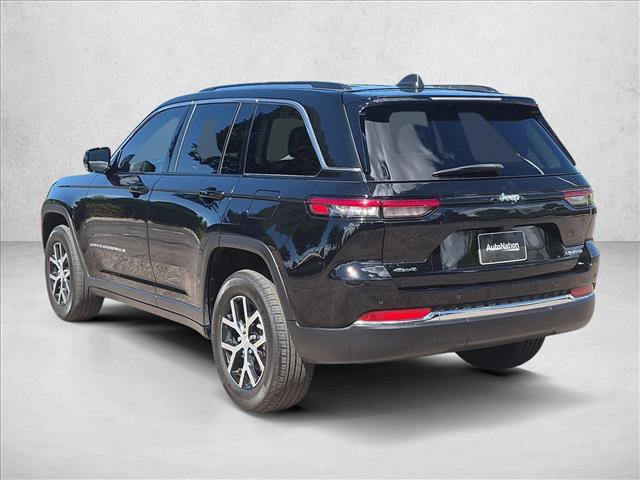 Used 2023 Jeep Grand Cherokee Limited w/ Trailer Tow Prep Group (B) AWD/4WD image 8