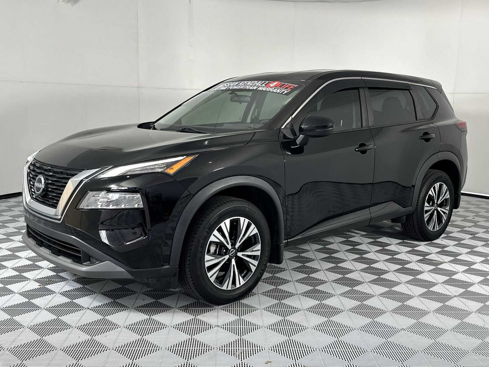 Used 2022 Nissan Rogue SV image 4