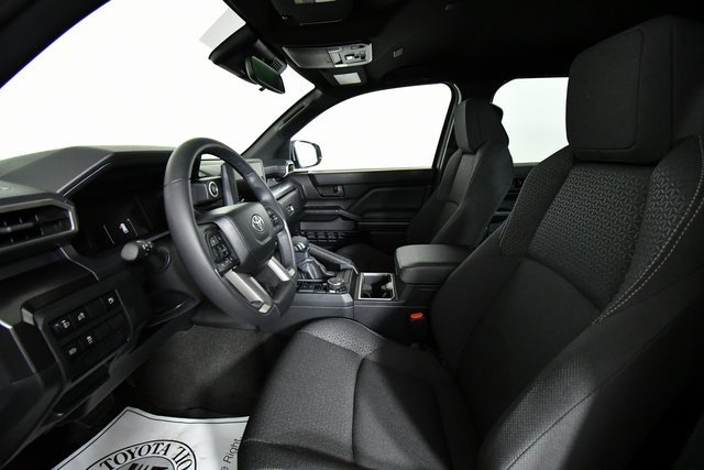 Used 2025 Toyota 4Runner 4WD image 5