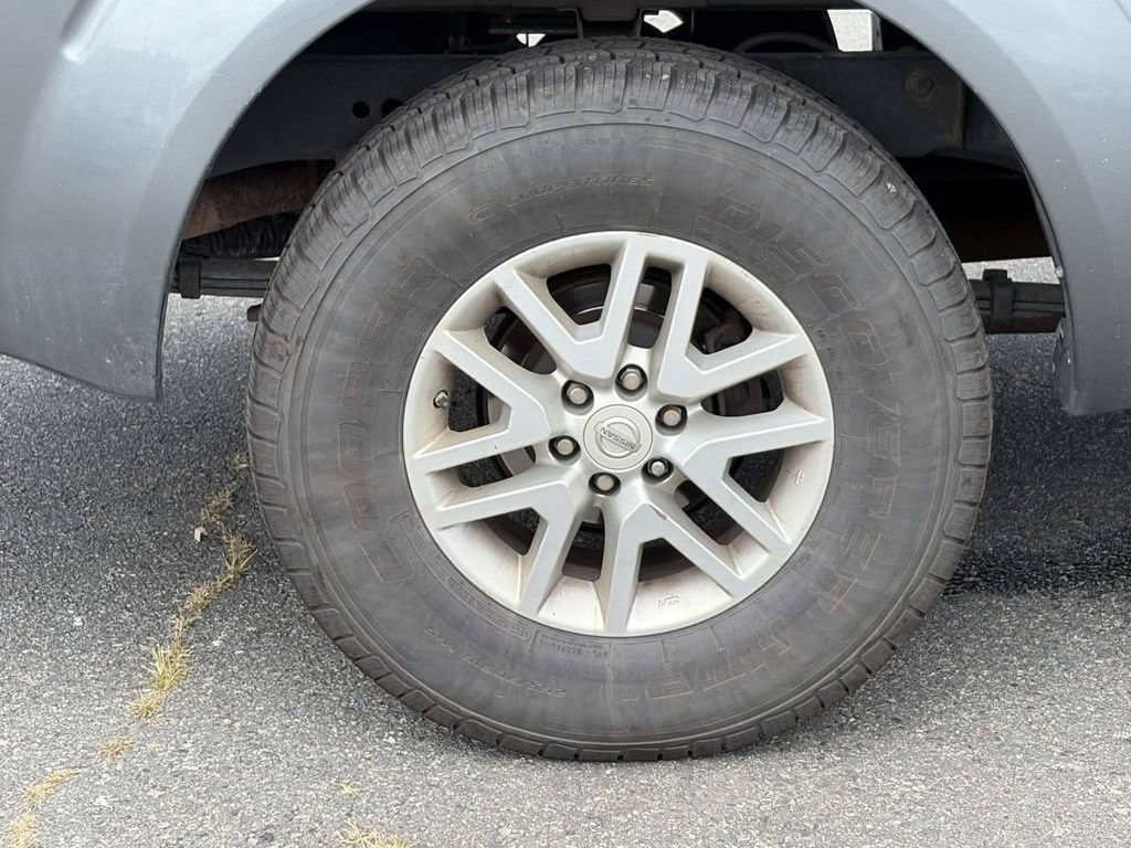Used 2016 Nissan Frontier SV w/ SV Value Truck Package RWD image 9