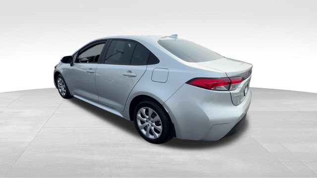 Used 2026 Toyota Corolla LE FWD image 4
