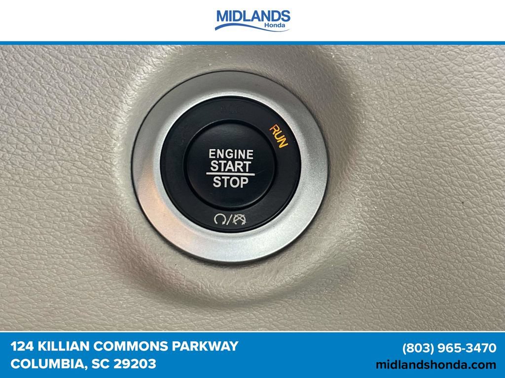 Used 2022 Chrysler Pacifica Touring-L FWD image 24