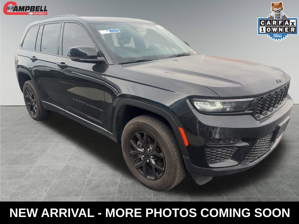 Used 2024 Jeep Grand Cherokee Altitude image 7