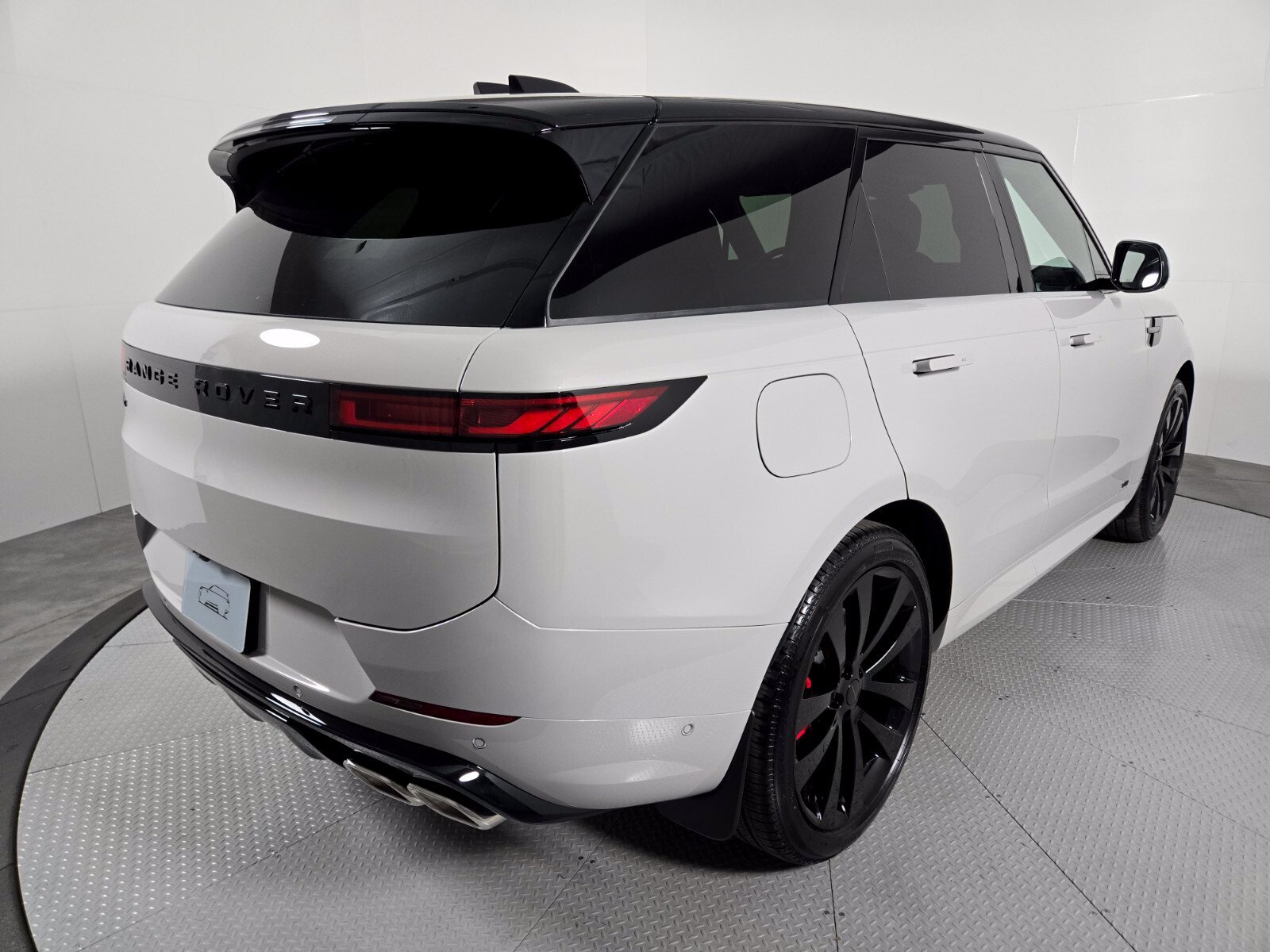 New 2026 Land Rover Range Rover Sport Dynamic SE AWD/4WD image 2