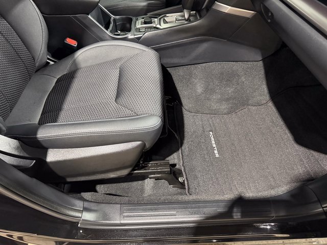 Used 2022 Subaru Forester Premium image 29