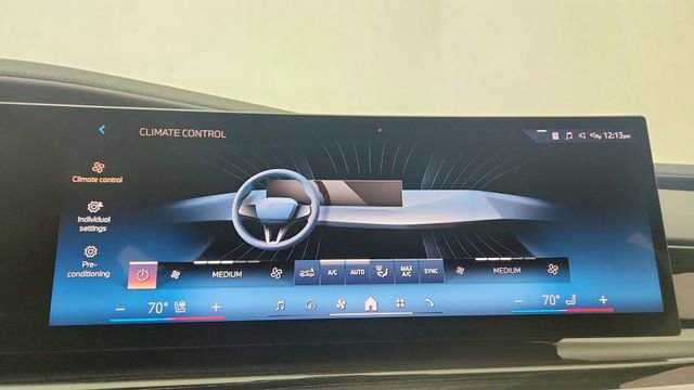 Used 2025 BMW 740i image 46