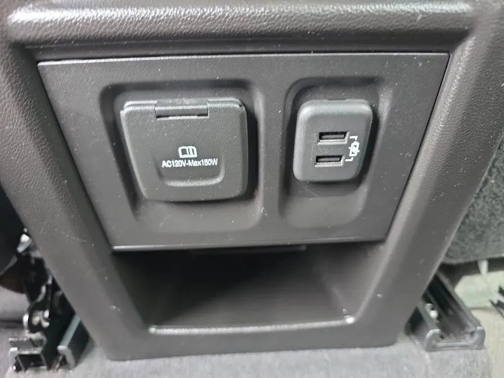 Used 2019 Chevrolet Traverse LT w/ LT Premium Package AWD/4WD image 40