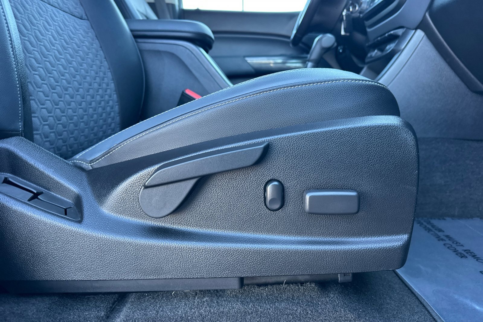 Used 2015 Chevrolet Colorado Z71 image 21