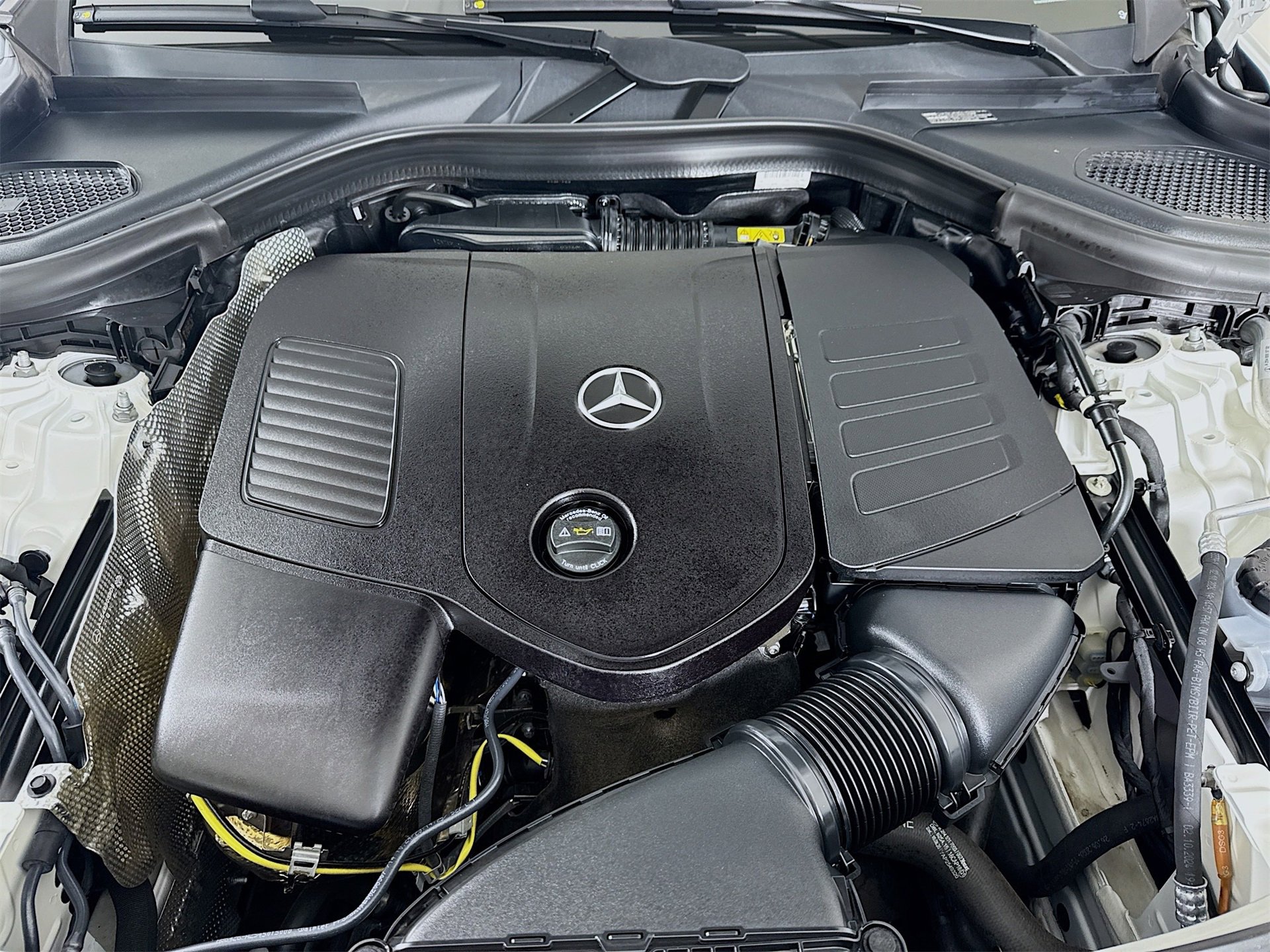 Certified 2025 Mercedes-Benz GLC 300 image 30