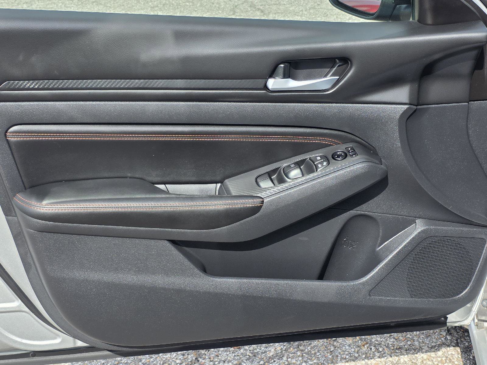 Used 2021 Nissan Altima 2.5 SR w/ SR Premium Package image 33