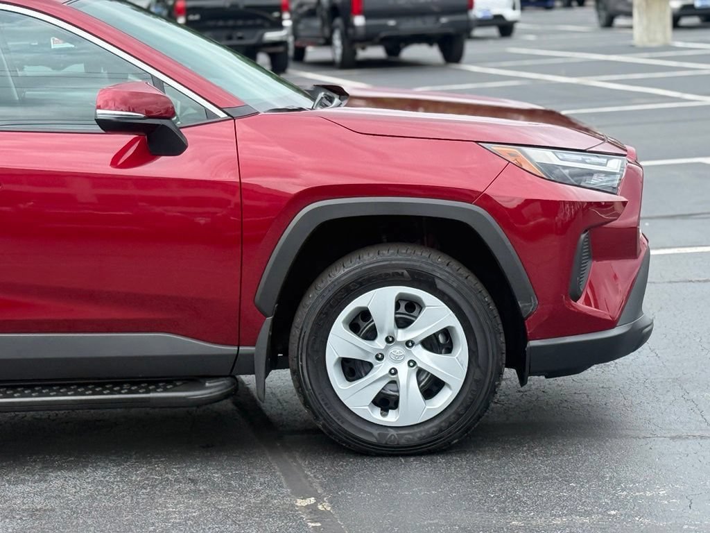 Certified 2025 Toyota RAV4 LE AWD/4WD image 10
