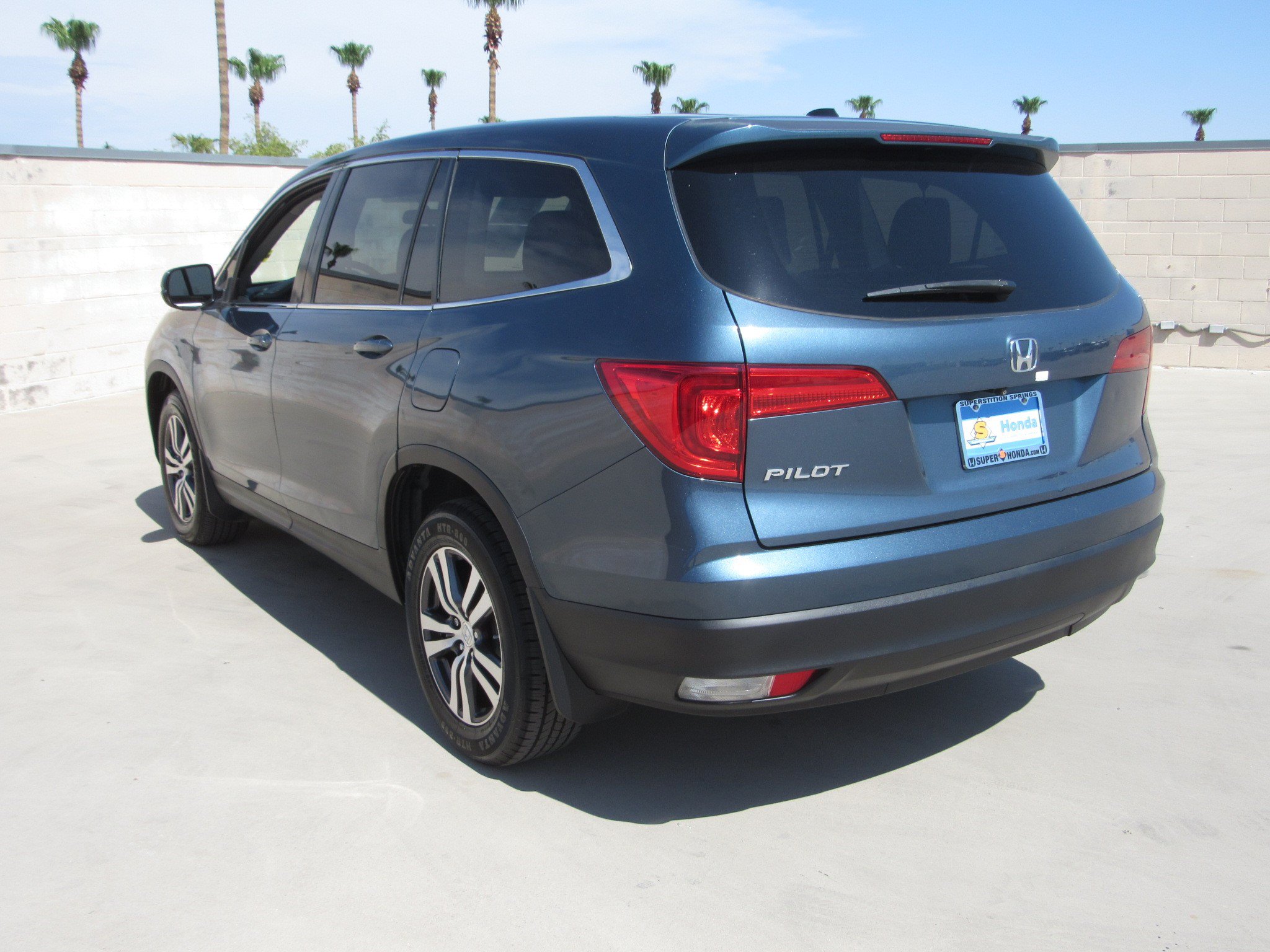 Used 2017 Honda Pilot EX image 6