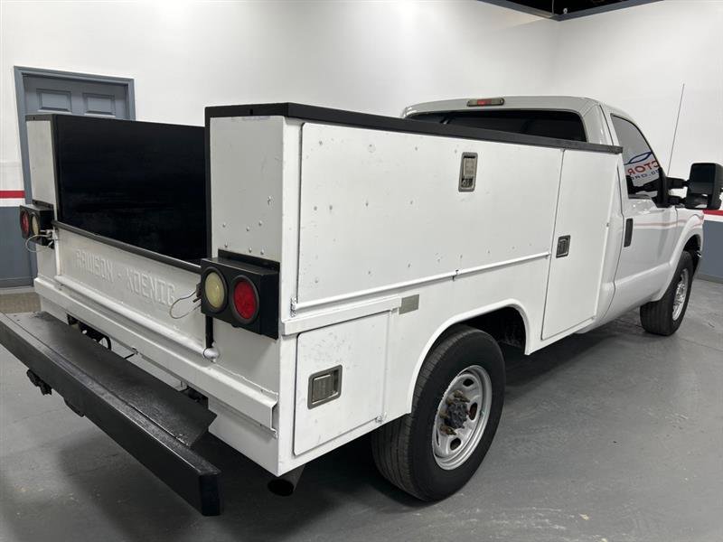 Used 2011 Ford F250 XL w/ XL Value Pkg image 3