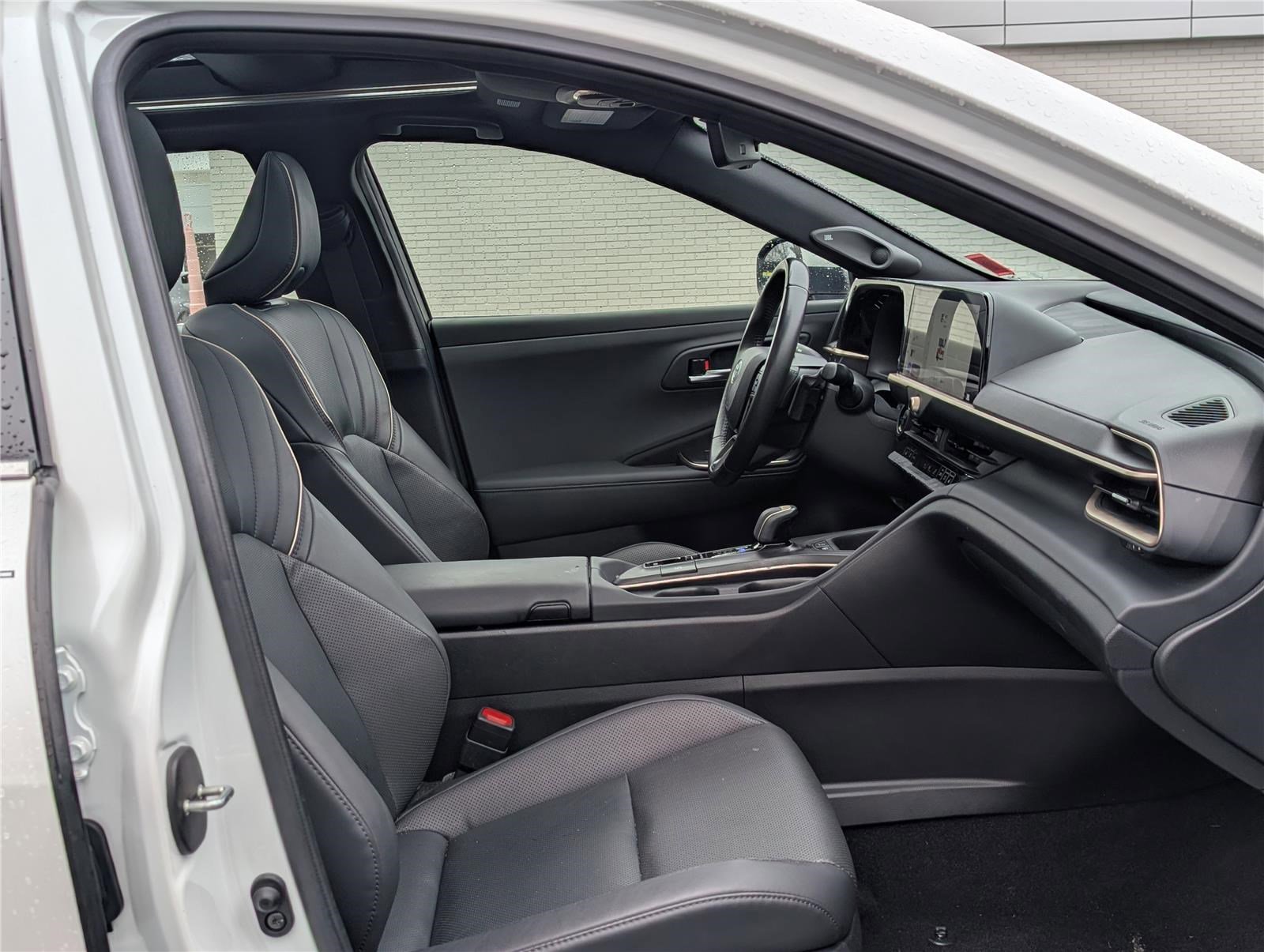 Used 2023 Toyota Crown Platinum image 12