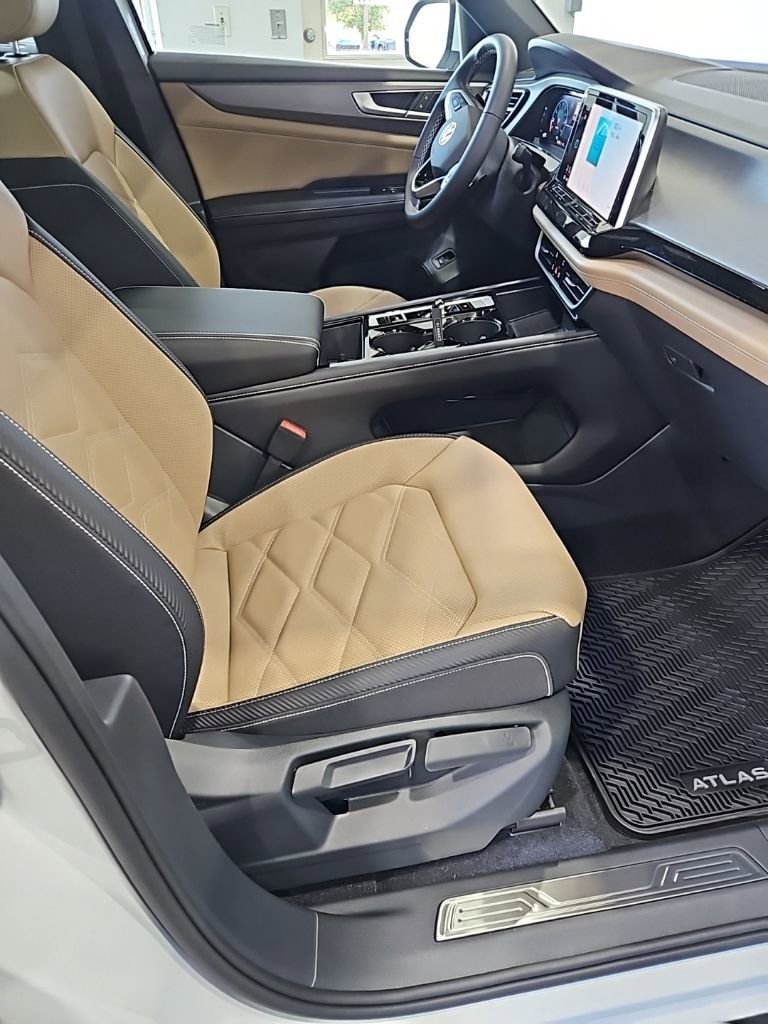 New 2026 Volkswagen Atlas Cross Sport SE AWD/4WD image 13