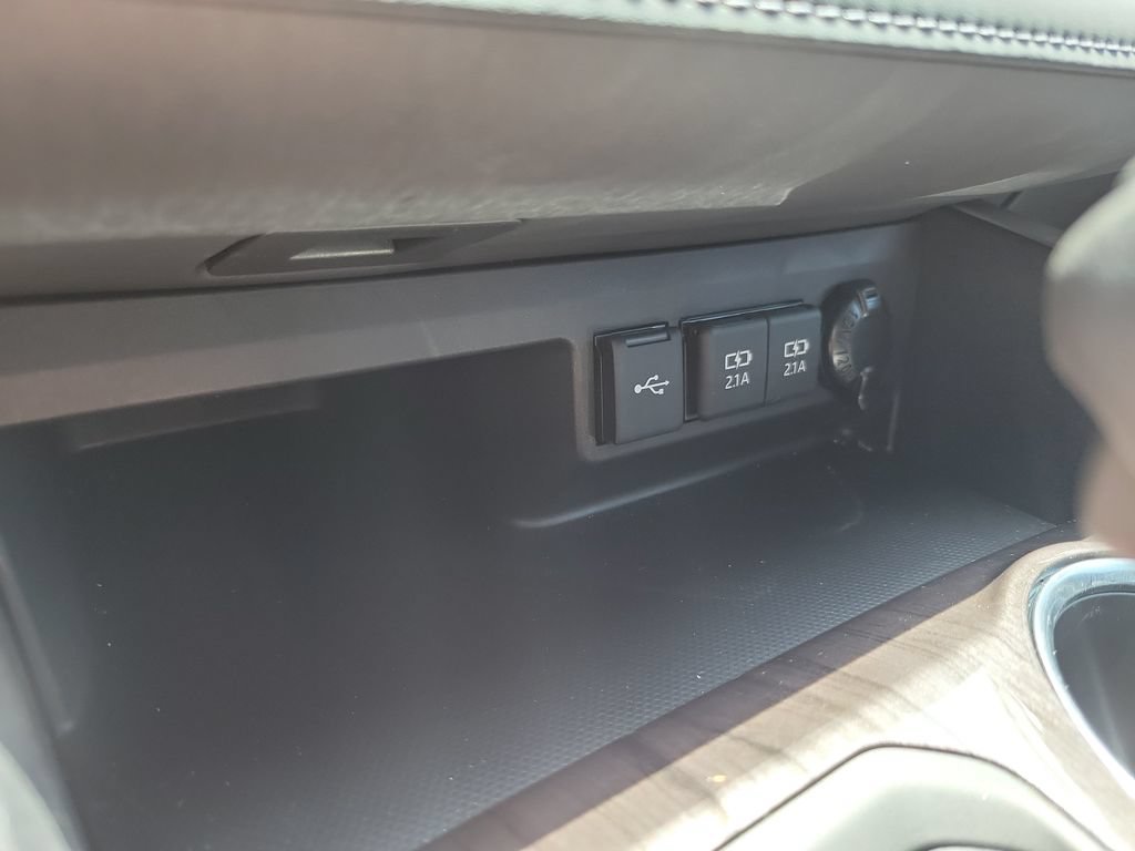 Used 2021 Toyota Highlander Limited AWD/4WD image 35