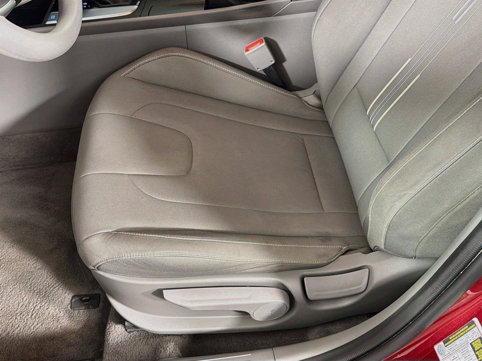 Used 2024 Hyundai Elantra SEL FWD image 15