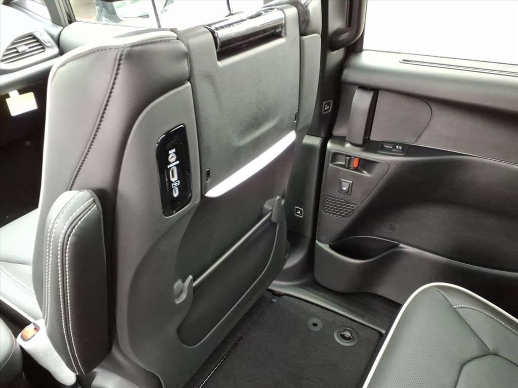 New 2026 Chrysler Pacifica Limited image 34