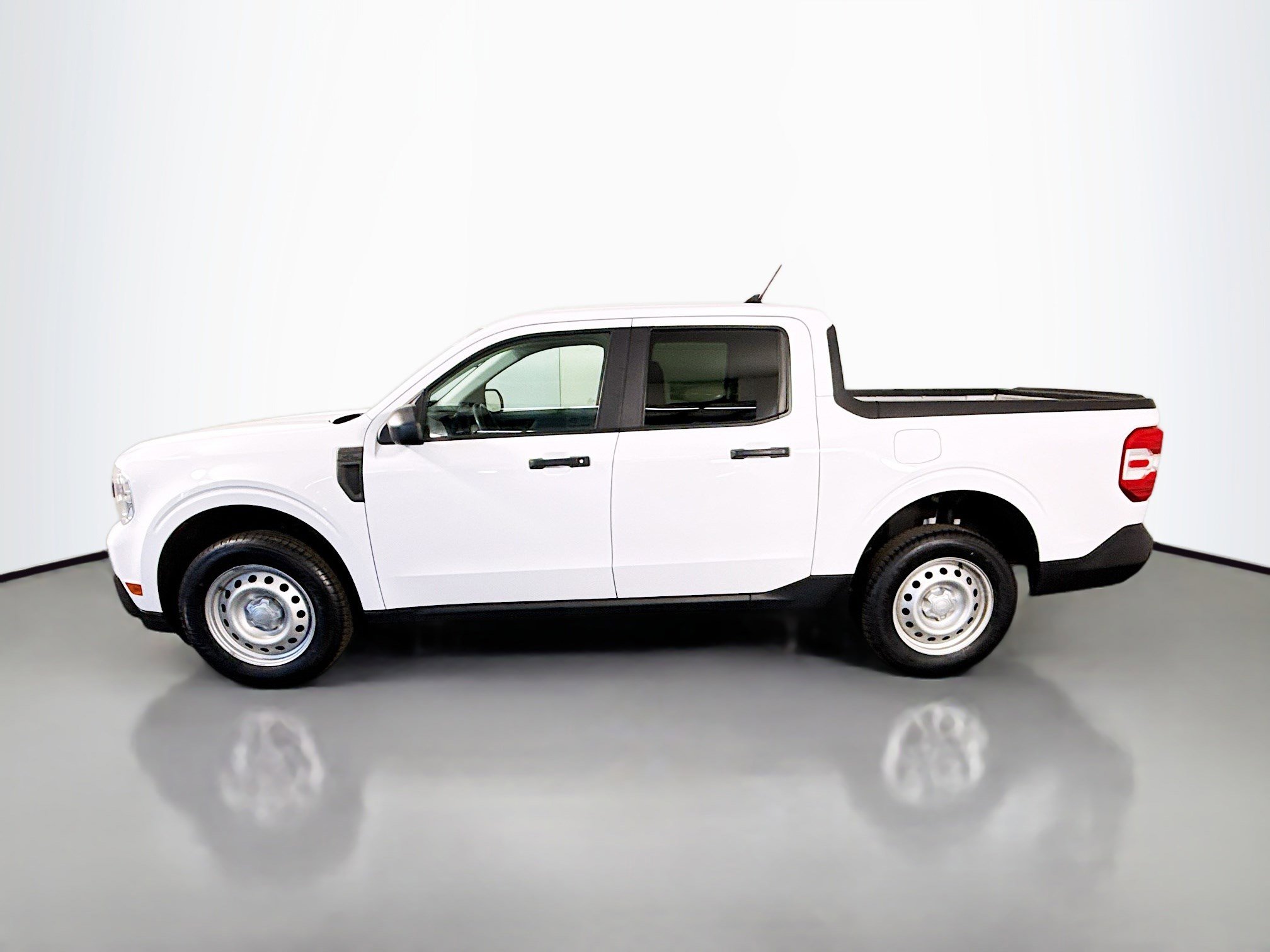 Used 2022 Ford Maverick XL image 6