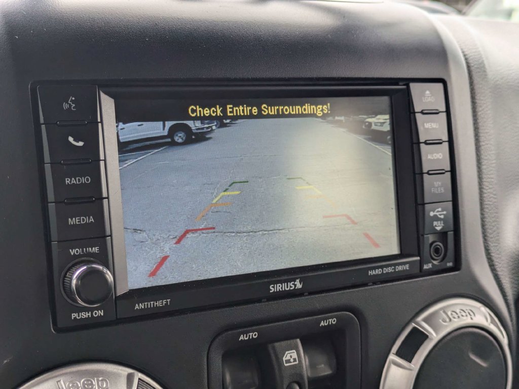 Used 2014 Jeep Wrangler Unlimited Rubicon w/ Connectivity Group AWD/4WD image 21