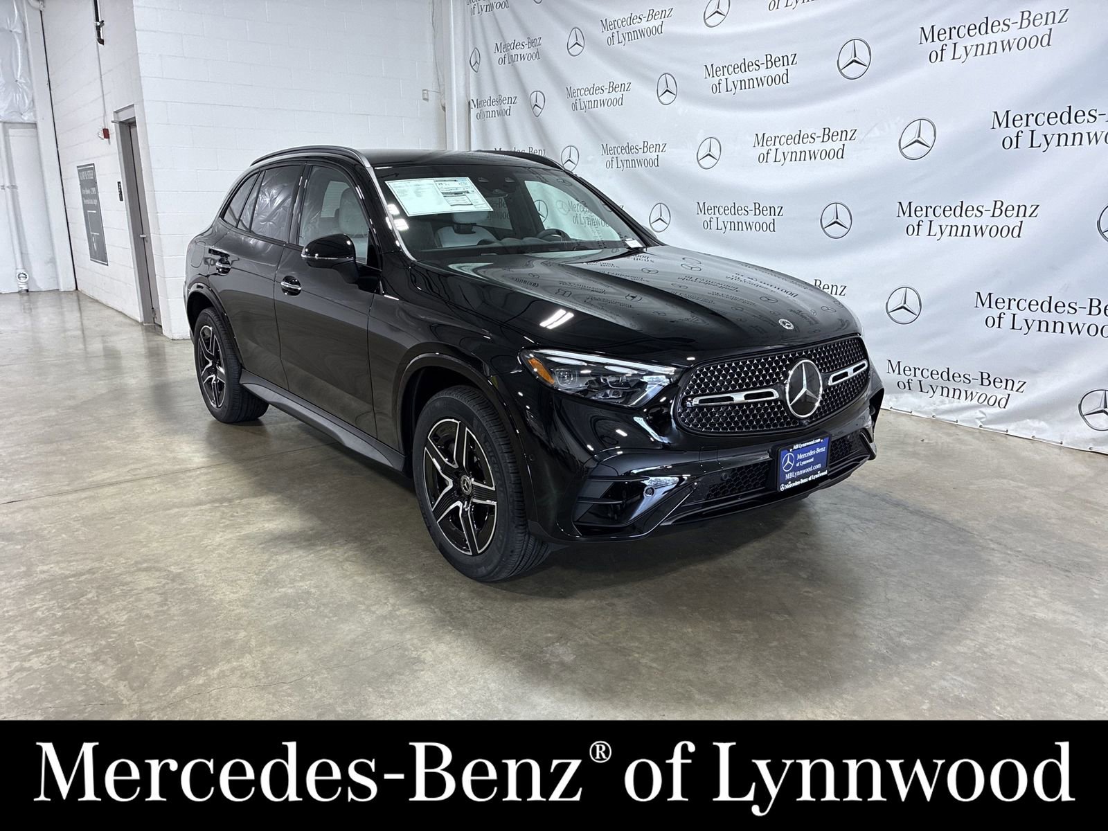 New 2025 Mercedes-Benz GLC 300 4MATIC video 1