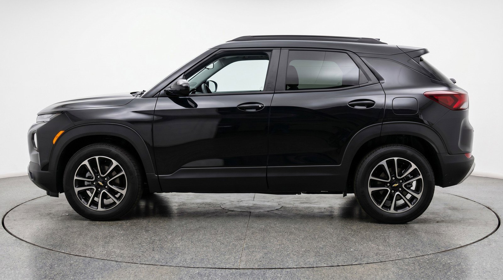 Used 2025 Chevrolet TrailBlazer LT FWD image 5